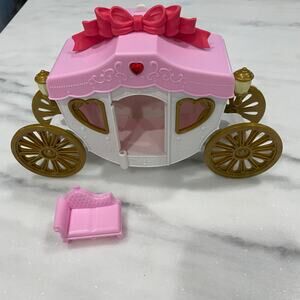 Calico Critters Royal Carriage Play Toy Sylvanian Families Pink Sofa Furniture